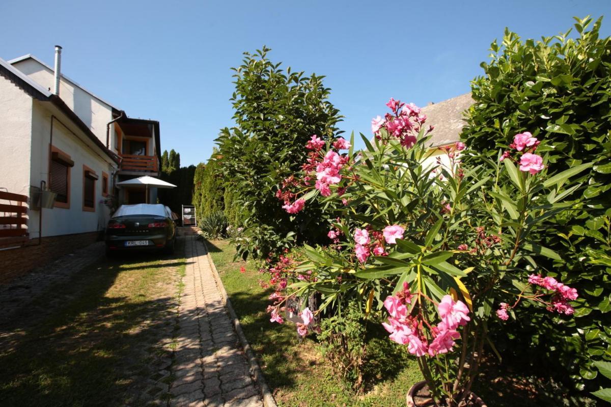 Lonci Apartman Apartment Zalakaros Exterior photo